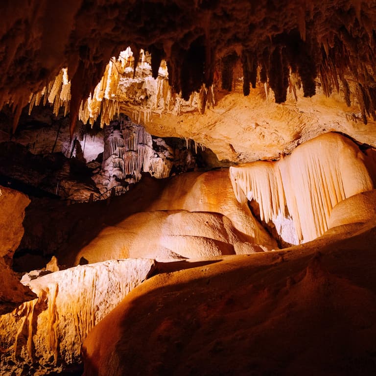 Flow stone inside Jewel Cave, Augusta